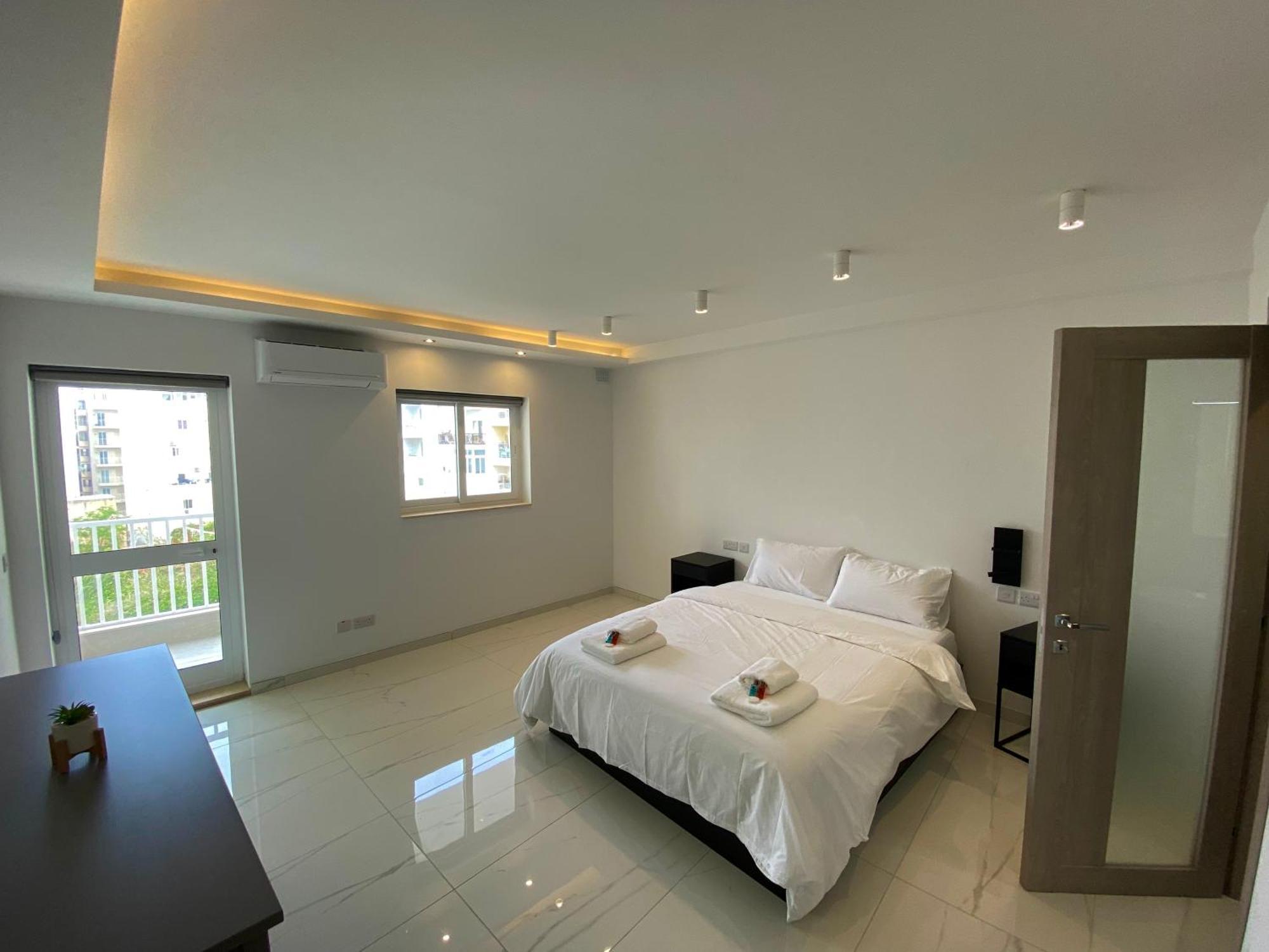 Tigne Sliema Three Bedrooms Apartment Eksteriør bilde