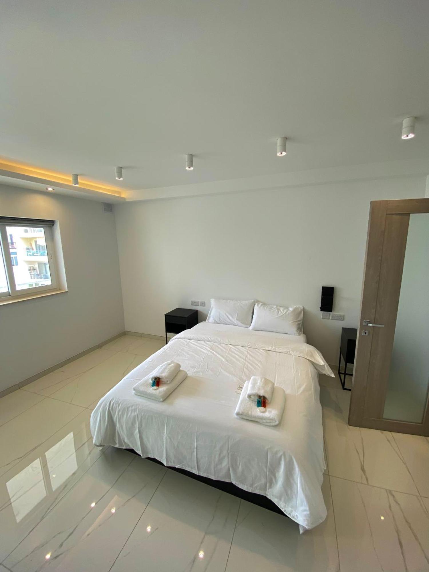 Tigne Sliema Three Bedrooms Apartment Eksteriør bilde